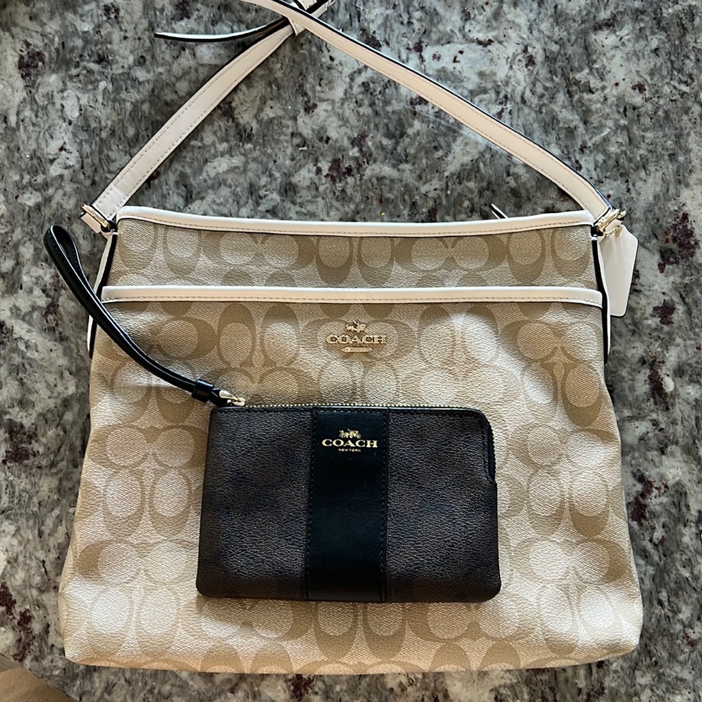 Coach Purse With Small Wristlet